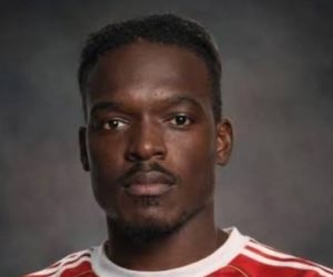 كامويش الإنجولي يجتاز الكشف الطبى في القلعة الحمراء 