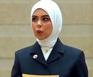 إصابة النائبة سجى عمرو وشقيقتها فى انقلاب ميكروباص على طريق الزعفرانة غارب