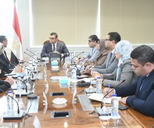وزير الإسكان يلتقي مدير مكتب الهابيتات فى مصر لبحث تعزيز التعاون