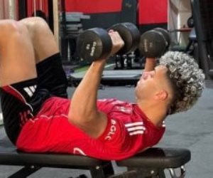 إمام عاشور يواصل التدريب مُنفرداً فى الأهلي بحضور ابنته كتاليا