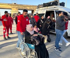  وزيرة التضامن الاجتماعي تتابع جهود الهلال الأحمر المصري الإنسانية بمعبر رفح 