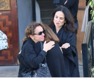 تشييع جنازة والد علا رشدى من مسجد الشرطة.. وأحمد السعدنى أبرز الحاضرين