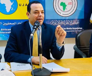 أيمن عدلي: المسؤولية المهنية صمام أمان الصحافة الأفريقية في مواجهة فوضى العصر الرقمي