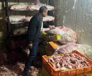 خلال شهر.. ضبط 26 طنًا من مصنعات ومقطعات اللحوم وهياكل الدواجن الفاسدة بالجيزة