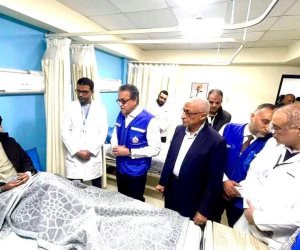 وزير الصحة يجتمع بقيادات الوزارة بالعريش ويوجه بصرف مكافأة للعاملين بمعبر رفح والمستشفى العام تفديرا لجهودهم 