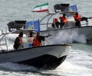 الحرس الثوري الإيراني يحتجز ناقلتي نفط في مياه الخليج