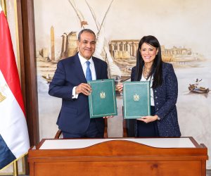 وزارتا التخطيط والخارجية تطلقان مشروع المراكز التكنولوجية المتنقلة لتوفير خدمات التصديق على الوثائق للمواطنين