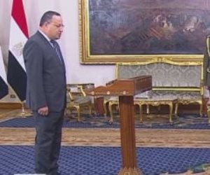 عبد العزيز قنصوة يؤدى اليمين الدستورية وزيرا للتعليم العالى أمام الرئيس السيسي