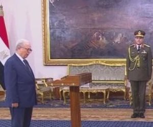 حسين عيسى يؤدى اليمين الدستورية نائبا لرئيس مجلس الوزراء للشئون الاقتصادية