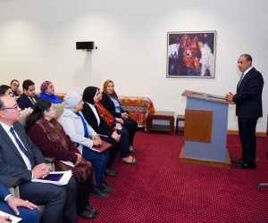 وزير الخارجية يتفقد سير العمل بقطاع التعاون الدولي ويؤكد على التكامل بين الملفات السياسية والاقتصادية 