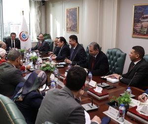 "عبدالغفار" يجتمع بقيادات «الصحة» في أول يوم عمل بعد تجديد الثقة: خطط لرفع كفاءة المستشفيات