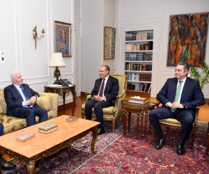 وزير الخارجية يستقبل رئيس المجلس الوطني الفلسطيني وأمين سر منظمة التحرير الفلسطينية