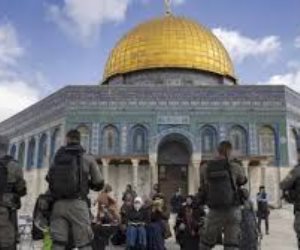 القدس تحت القيود في رمضان.. تحذيرات من تصعيد في الأقصى وآلاف الفلسطينيين يؤكدون: الأونروا خط أحمر