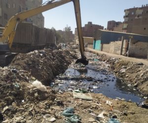 رفع 45 طن مخلفات بلدية وقمامة من مصرف أبو عوض بالهرم 