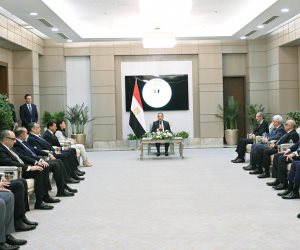 بحضور الوزراء الجُدد: رئيس الوزراء يُكرم الوزراء السابقين .. ويؤكد: نستكمل ما بناه السابقون .. وهدفنا جميعًا خدمة المواطن