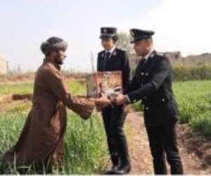 «الداخلية» توجه قوافل إنسانية لتوزيع المساعدات العينية على المواطنين من قاطنى المناطق الأولى بالرعاية والمناطق الحضارية الجديدة