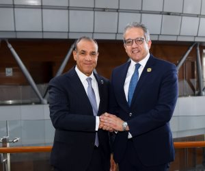 وزير الخارجية يلتقي مدير عام منظمة اليونسكو على هامش اجتماعات القمة الأفريقية