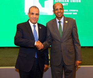 وزير الخارجية يلتقي رئيس مفوضية الاتحاد الأفريقي على هامش قمة الاتحاد الأفريقي
