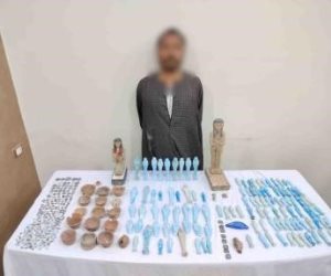 ضبط (509) قطع أثرية بحوزة أحد الأشخاص بأسيوط بقصد الإتجار