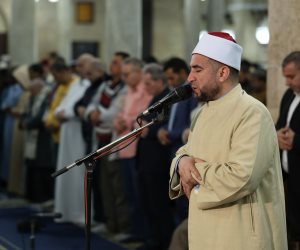 بقراءات قنبل وخلاد والدوري.. الجامع الأزهر يحيي الليلة الثانية من رمضان ويمتلئ بالمصلين في العشاء والتراويح