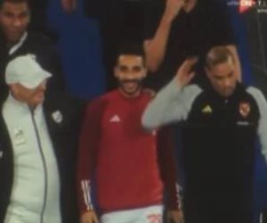 مسلسل صحاب الأرض.. سكان غزة يتابعون مباراة الأهلي والزمالك رغم القصف العنيف