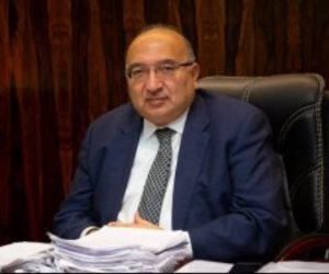 تعيين السفير عمرو رمضان رئيسا للجنة الوطنية لمكافحة الهجرة غير الشرعية