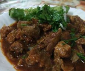 أشهرها "المندي والمنسف".. أكلات بدوية تزين المائدة السيناوية في شهر رمضان المبارك (صور)