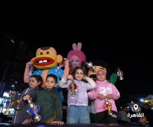 شهر الخير.. حزب الجبهة الوطنية يوزع فوانيس على الأطفال فى القاهرة