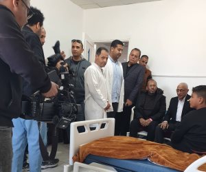 محافظ شمال سيناء يزور المصابين والمرضى الفلسطينيين بمستشفى الشيخ زويد المركزي