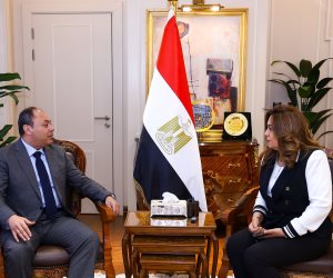 وزيرة التنمية المحلية والبيئة تتابع مع رئيس هيئة تنمية الصعيد المشروعات التنموية الجارية