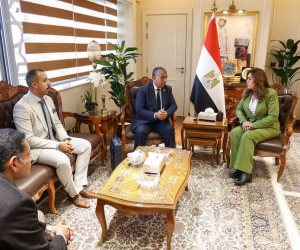 وزيرة التنمية المحلية والبيئة تبحث مع وفد الهيئة العربية للتصنيع مشروعات البنية التحتية لمنظومة المخلفات الصلبة