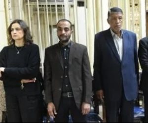 قيادات صحف الشركة المتحدة يقدمون واجب العزاء فى الزميل محمود نصر