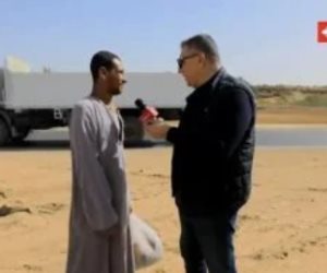  عمرو الليثي يجبر بخاطر عامل بمزرعة ويهديه 5 الآف جنيه في أجمل ناس