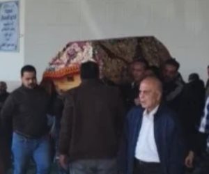 تشييع جثمان فتاة بورسعيد وسط انهيار والديها
