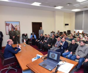 وزير العمل يشهد تسليم أجهزة "تابلت" لمفتشي العمل ضمن خطة التحول الرقمي