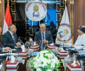 «جمبلاط» يبحث مع وفد عُماني و«بابيريوس إيجيبت» التعاون في إدارة المخلفات 