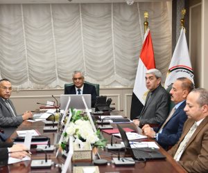 وزير الدولة للإنتاج الحربي يبحث سبل تطوير المنتجات العسكرية وخطوط الإنتاج داخل شركات الإنتاج الحربي