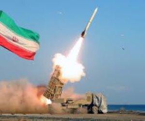 وزير خارجية إيران: سنستهدف كل القواعد الأمريكية في المنطقة