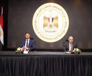 وزيرا الصناعة والاستثمار يبحثان مع عدد من بنوك الاستثمار تحديد مسارات تمويل الصناعة