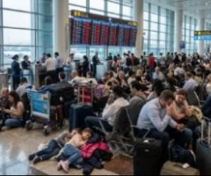 بعد ضرب إيران .. تأخر 18 ألف رحلة وإلغاء ألفين وتضرر مئات الآلاف من المسافرين
