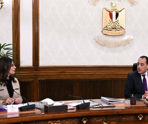 رئيس الوزراء يستعرض مع وزيرة الثقافة محاور العمل خلال المرحلة المقبلة.. ويؤكد: الدولة مهتمة ببناء الإنسان 