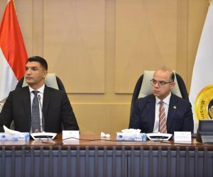 وزيرا الاستثمار يعقدان لقاءً موسعاً مع شركات الأدوية وممثلي المجلس التصديري للصناعات الطبية والدوائية