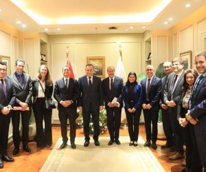 وزير التعليم العالي والسفير الفرنسي يبحثان تطورات إنشاء الحرم الجامعي الجديد للجامعة الفرنسية في مصر