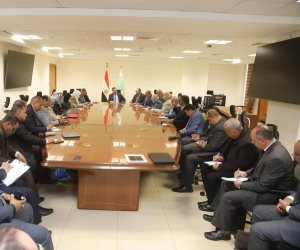 وزير الزراعة يجتمع مع قيادات الطب البيطري بالمحافظات.. ويؤكد: الطبيب البيطري خط الدفاع الأول