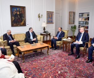 وزير الخارجية يستقبل رئيس الجهاز المركزي للتنظيم والإدارة