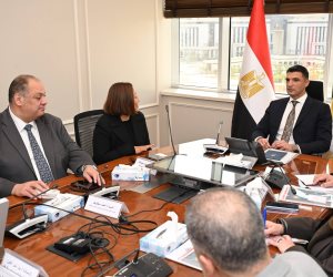 وزير الصناعة يبحث مع جنرال موتورز خططها التوسعية لتعزيز تنافسية صناعة السيارات في مصر