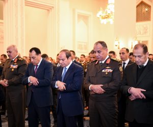 الرئيس السيسى يؤدى صلاة التراويح بالأكاديمية العسكرية. . ويؤكد للمصريين: اطمئنوا نحن بخير