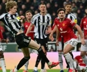 نيوكاسل يضرب مانشستر يونايتد 2-1 ويلحق أول خسارة بمايكل كاريك.. فيديو