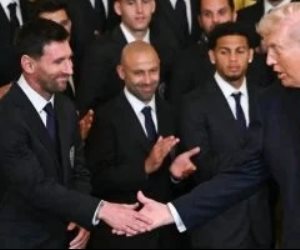 بعد تتويجه بالدوري الأمريكي .. ترامب يستقبل أسطورة الكرة ليونيل ميسى لأول مرة فى البيت الأبيض.. فيديو وصور
