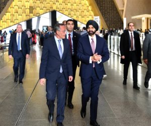 رئيس مجموعة البنك الدولي وقرينته يزوران المتحف المصرى الكبير